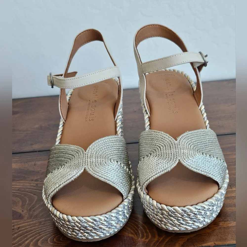 Kenneth Cole tgentle souls
